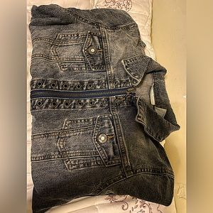 New worn once or twice. Blue Jean jacket no damages done
